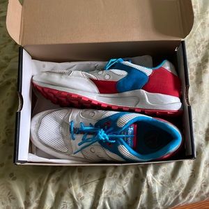 Men’s Saucony Jazz 4000 Runners Size 14